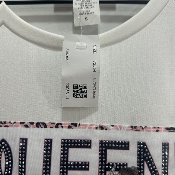 Womens Graphic Tee White Rhinestone Queen Like Mom T Shirt NWT Size Small Bling - Picture 5 of 8